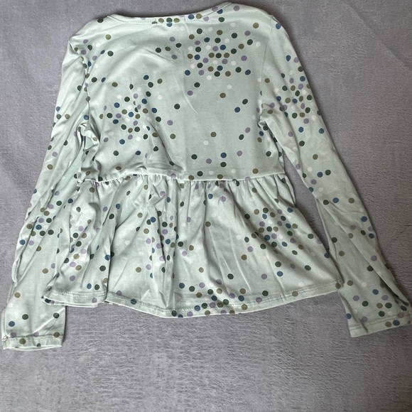 Crown of Hearts Green Long Sleeve Peplum Tee with Speckle Pattern - Picture 2 of 4